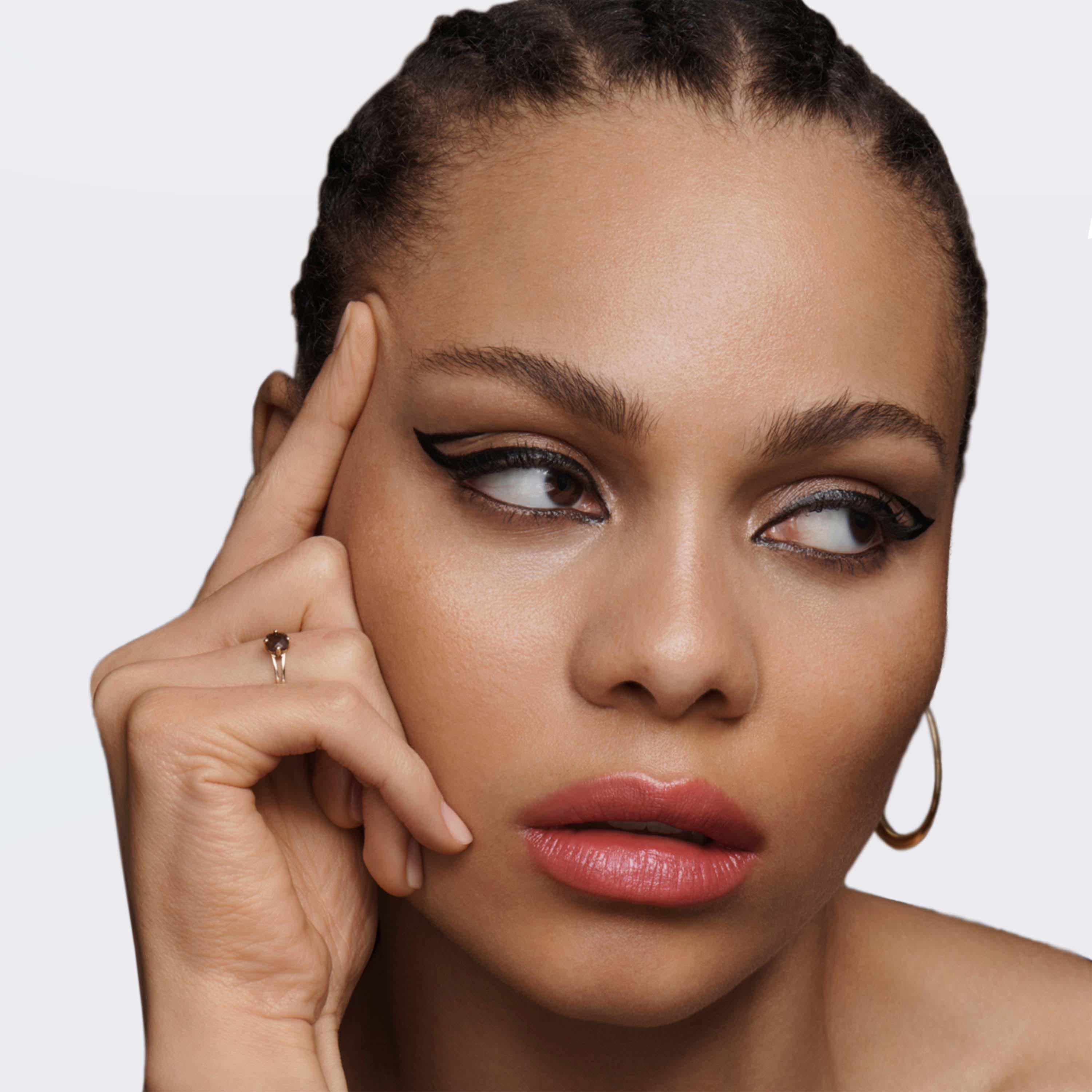 Precision Liquid Eyeliner - Carbon Black