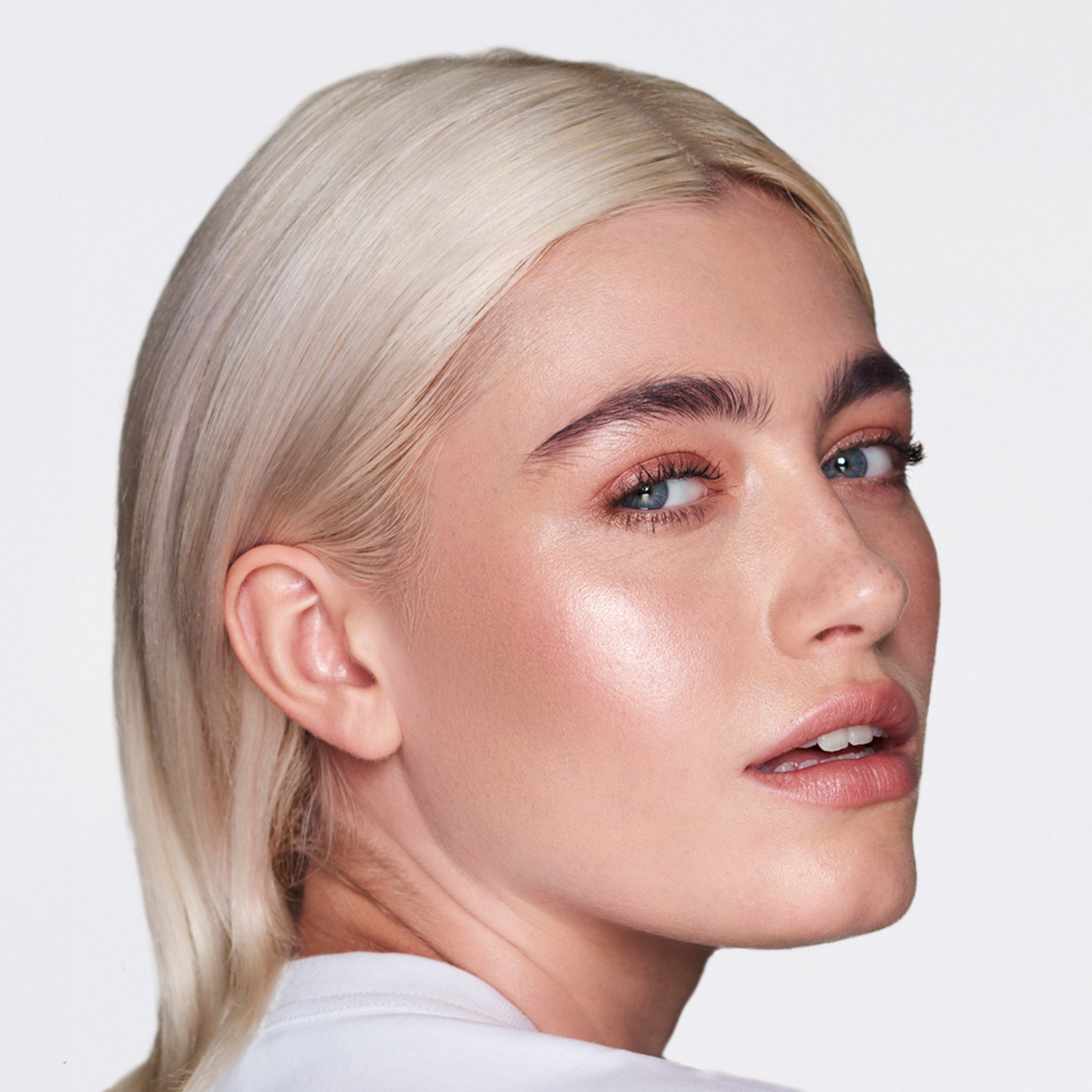 Highlight - Between Two Women